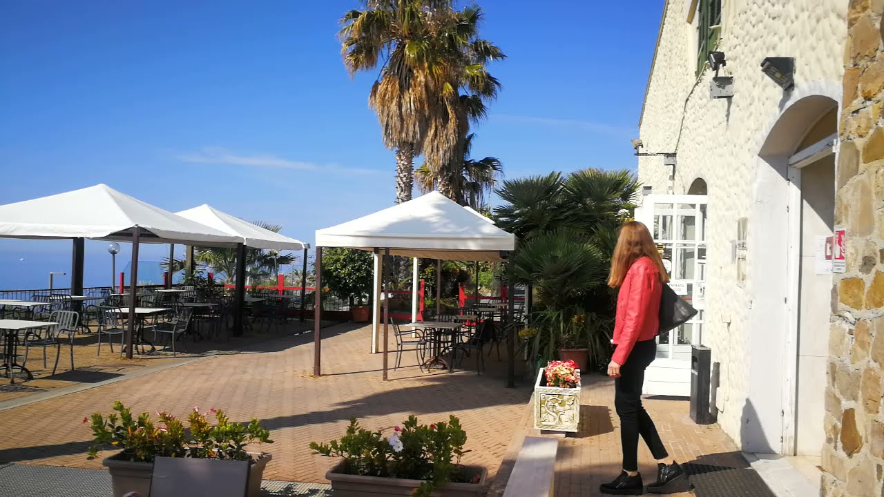 Riapertura del Ristorante dell'Albergo Lucciola a Santo Stefano al Mare, nella Riviera dei Fiori.