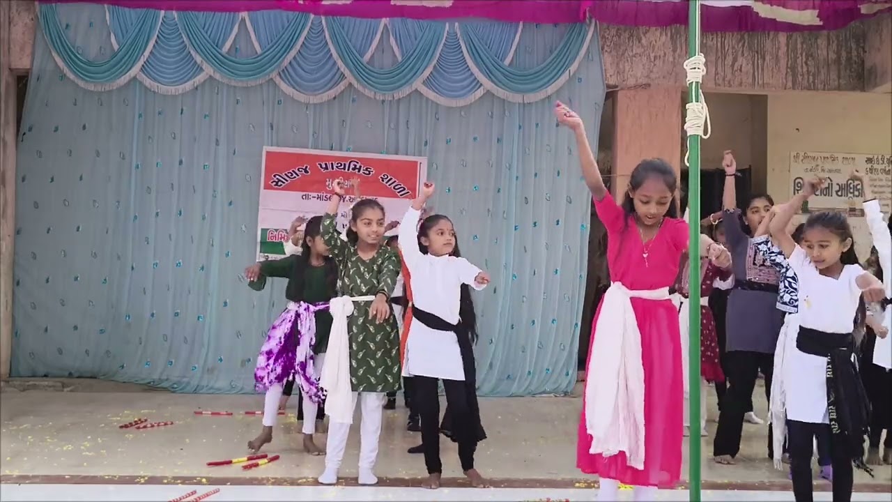 Yasho no lala maro raja ranchod che..Lalo film song school dance 