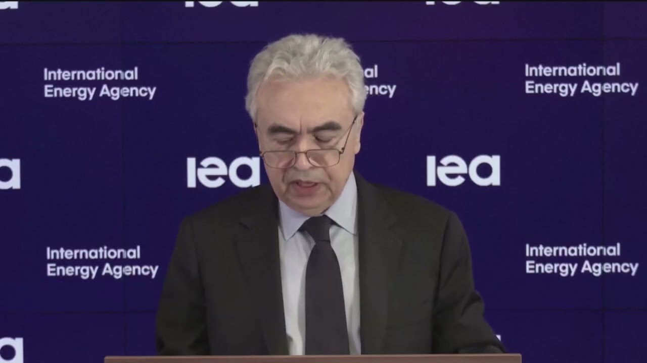 Tv Klan - Lirohen 400 milionë fuçi nafte nga rezervat
