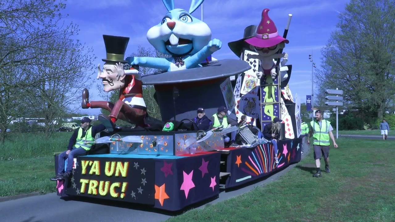 Carnaval de Cholet   Départ pour le défilé de jour   14 avril 2024