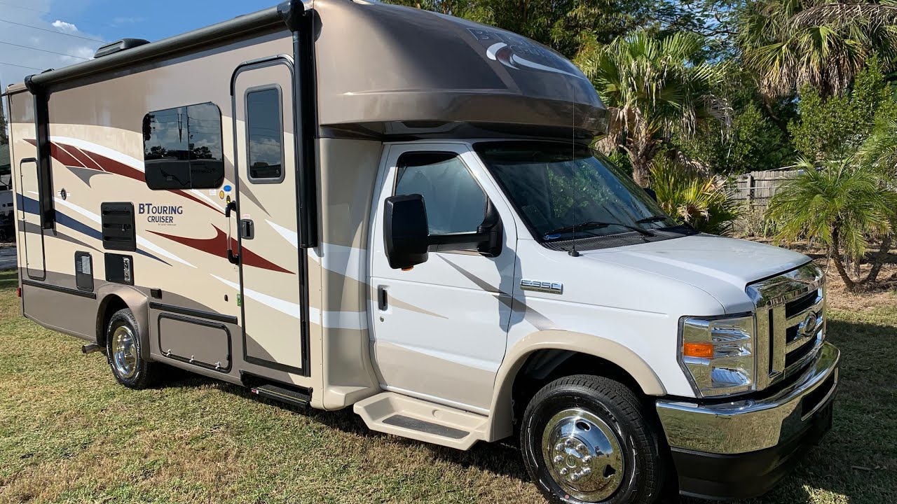 2021 Gulf Stream BT Cruiser 5240 Walk Through