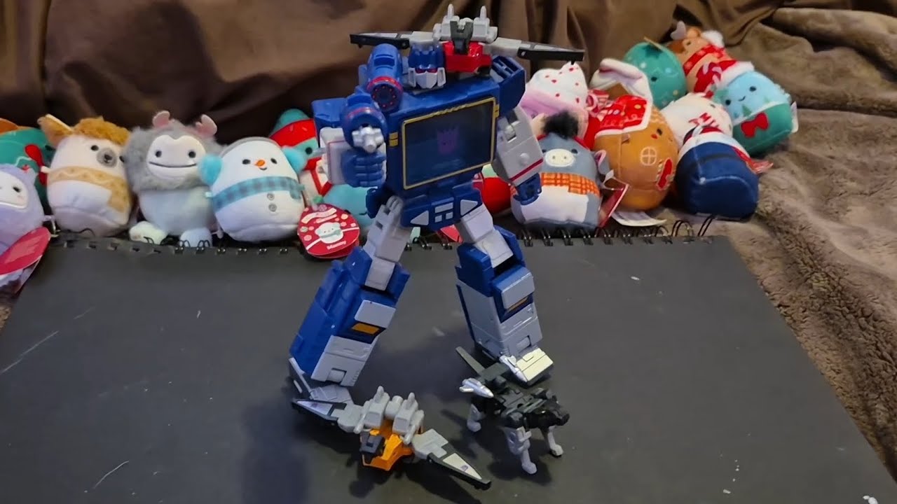 Трансформеры, серия Studio Series 86, класс Leader, Саундвейв (раннее рождественское видео :)