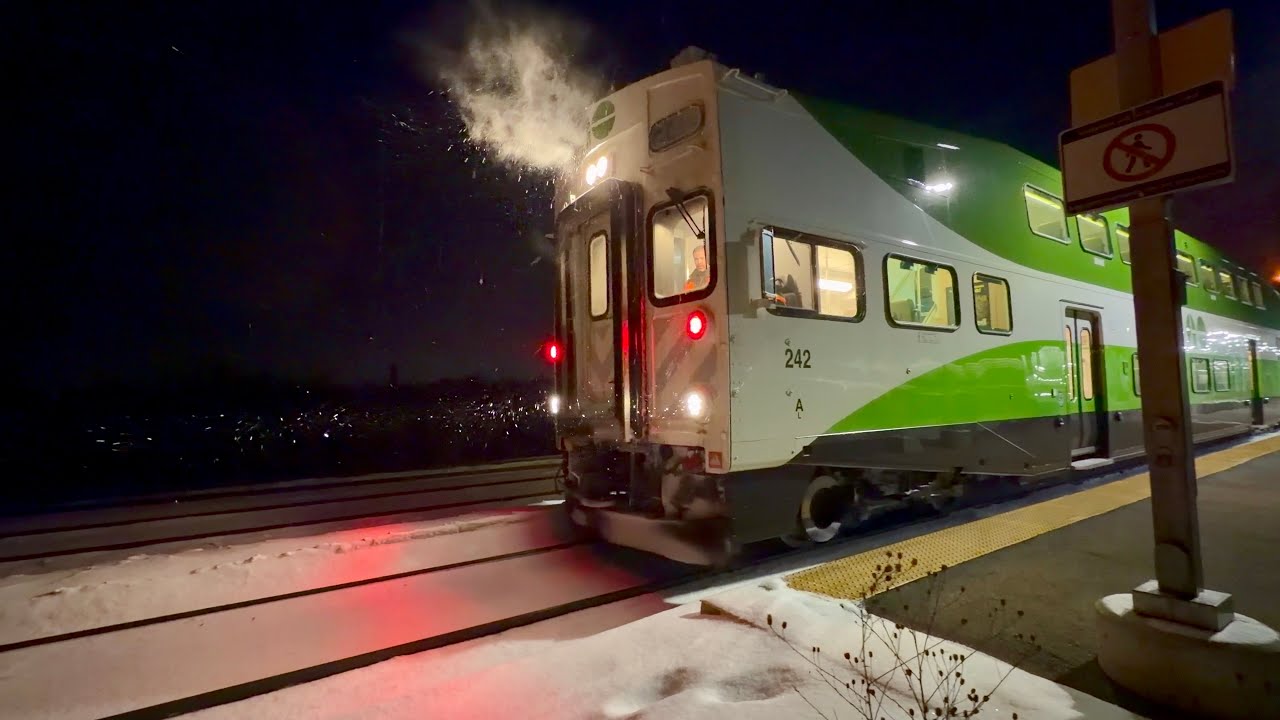 Full Blast K5LA Horn Show from Reactivated Cab 242! E-5329 Departs Bloomington with 242/638