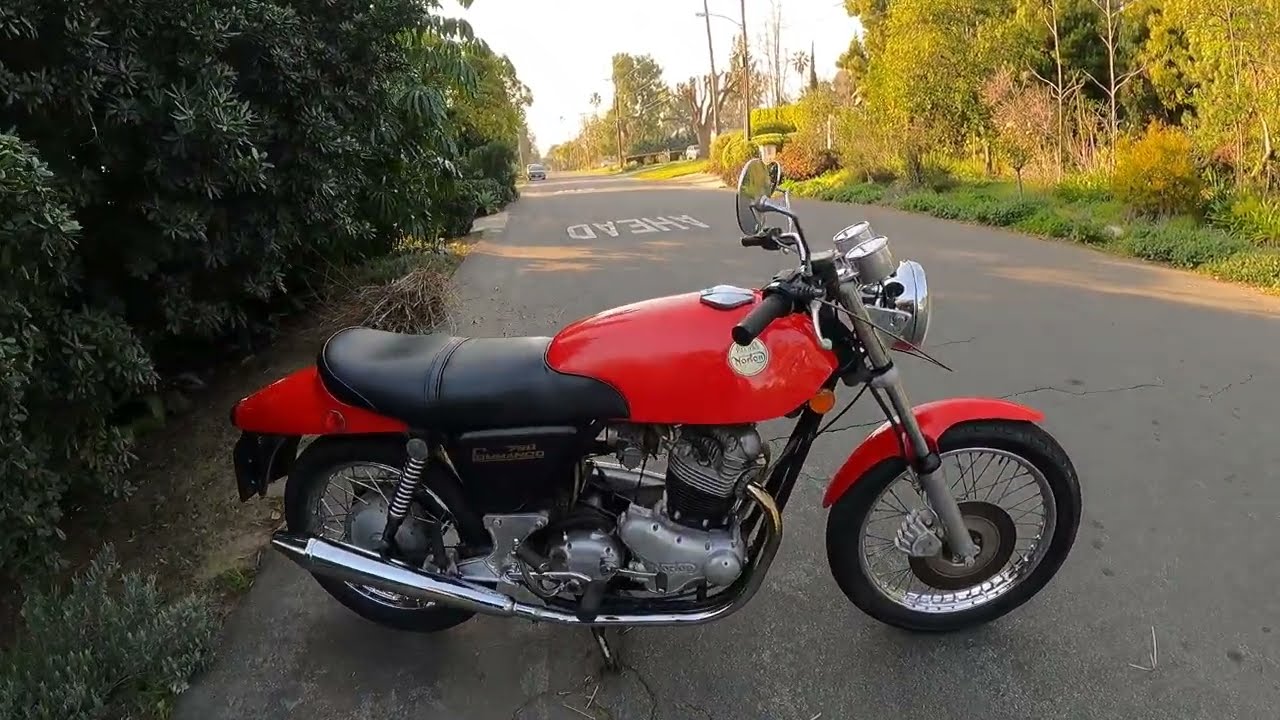 1971 Norton Fastback Commando walk around.