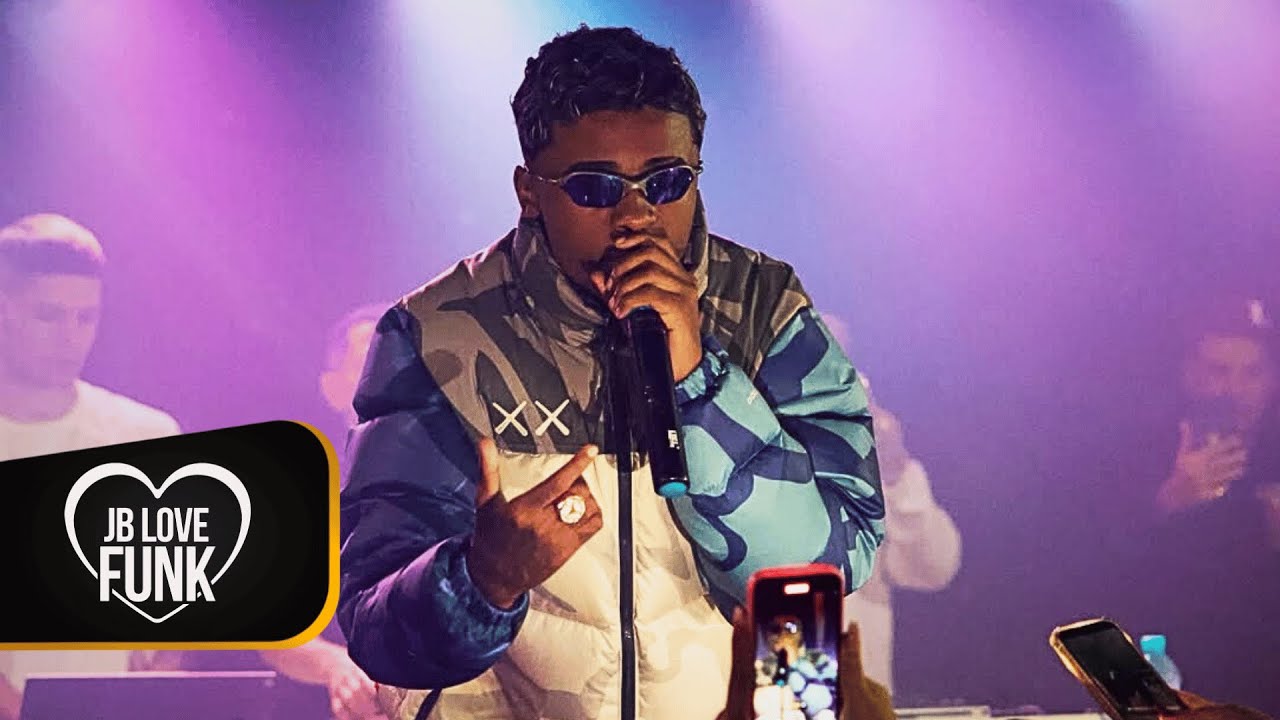 APENAS 18 ANINHOS E A BEBÊ JÁ TEM CORPÃO - MC MENO K (DJ DOUGLAS SILVA)