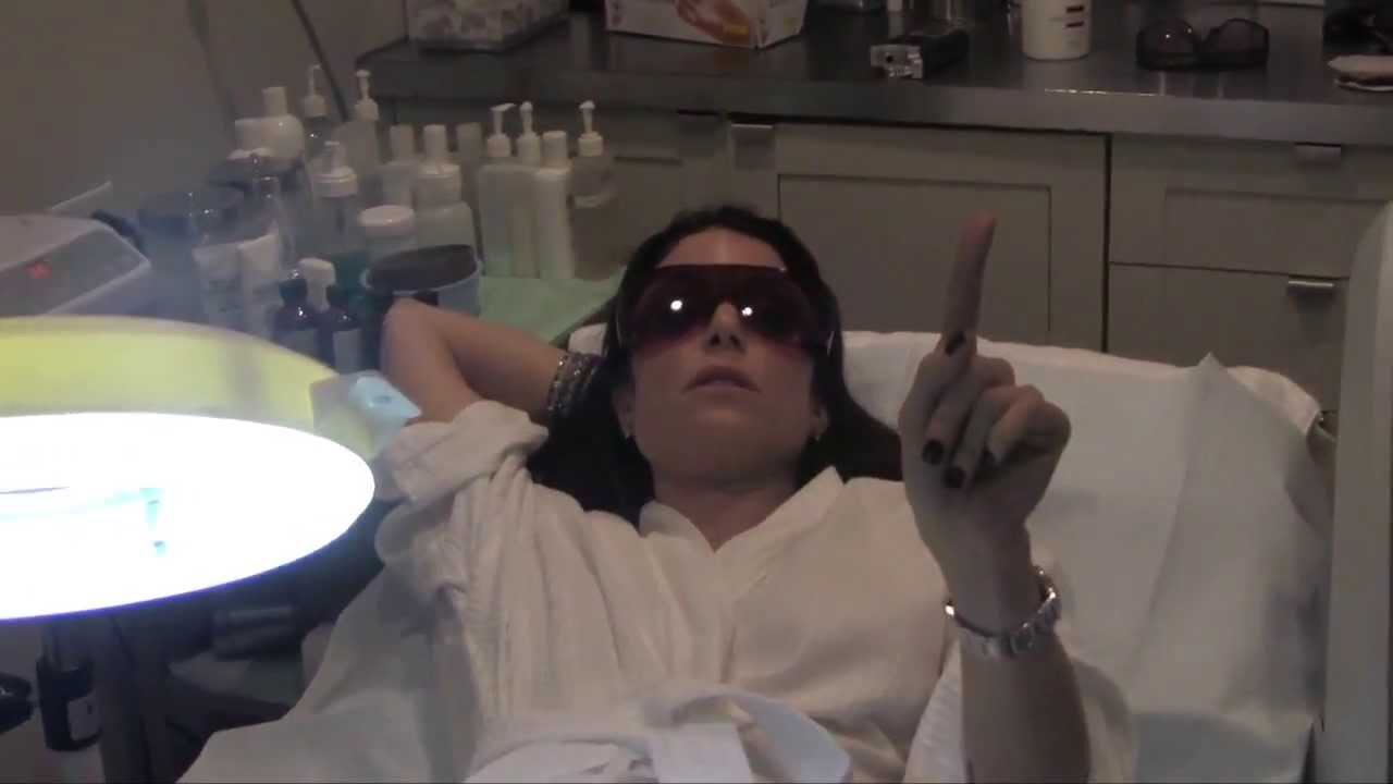 Laser, Wax or Razor? Bethenny Frankel Flies the Bald Eagle