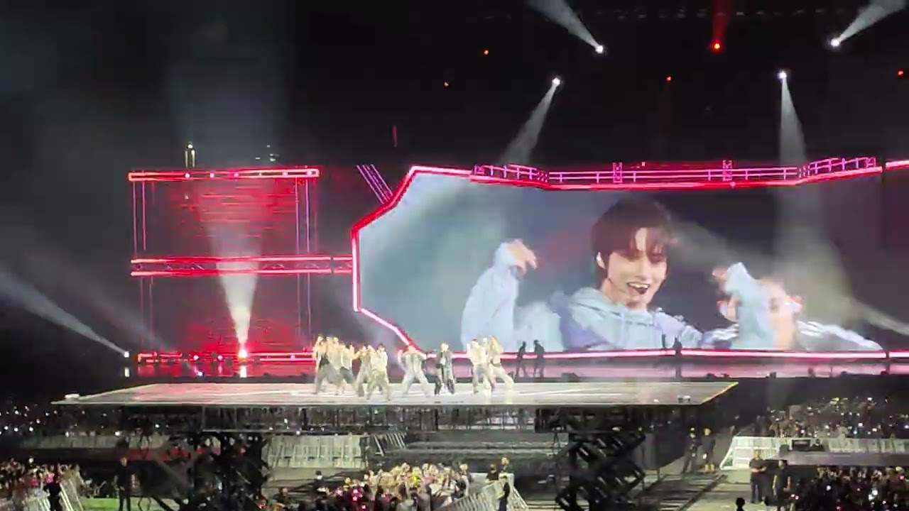 [4K] 2025.09.28_SEVENTEEN WORLD TOUR [NEW_] IN HONG KONG_SEVENTEEN 세븐틴 - LOVE, MONEY, FAME
