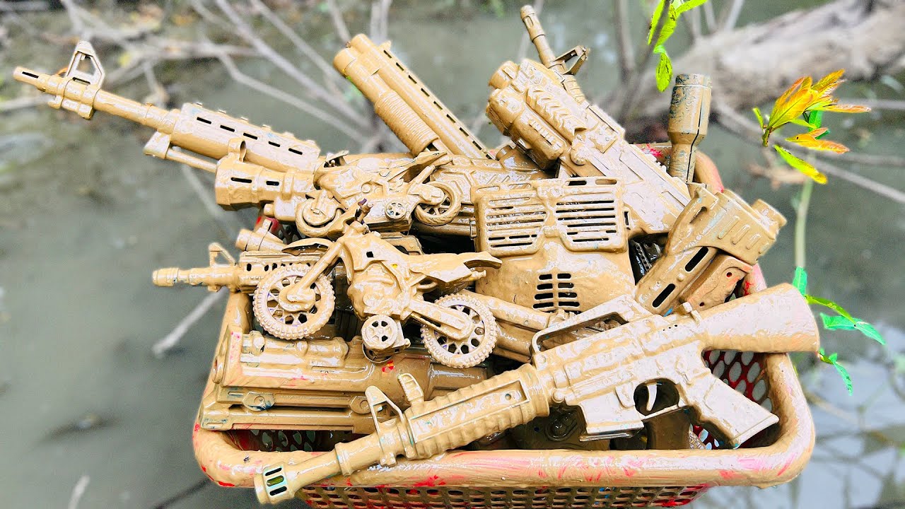 Muddy Hacker Weapon Box of Exclusive and Dangerous Toy Guns - Cleaning Massive Guns Arsenal