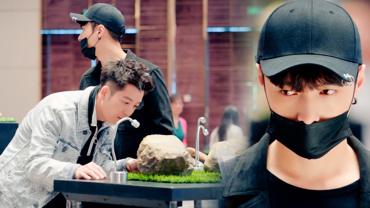 มีเพียงเด็กหนุ่มยากจนที่รู้ว่าหินไร้ค่า คือหยกชั้นสูง มูลค่าพุ่งทันที