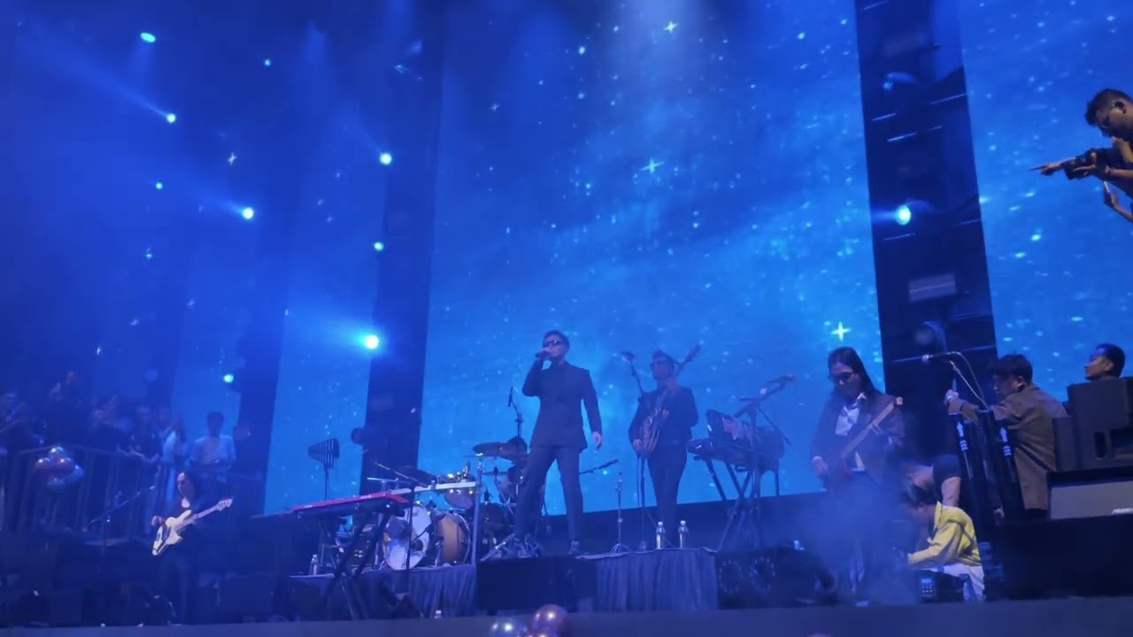 K Garu Live at Club Nova || JOHN AND THE LOCALS 