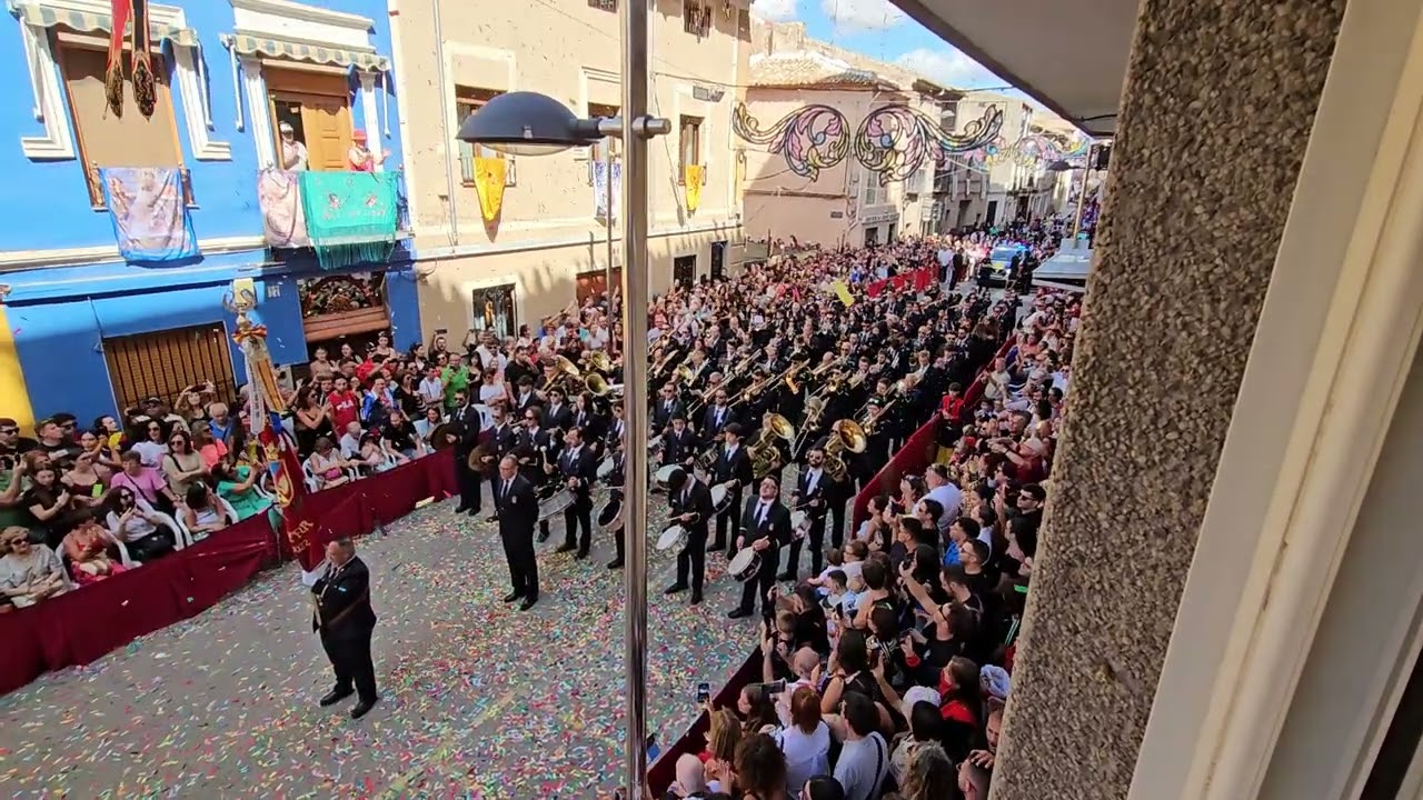 BANDA MUNICIPAL DE VILLENA DESFILE DE LA ENTRADA 2024 ARRANCADA
