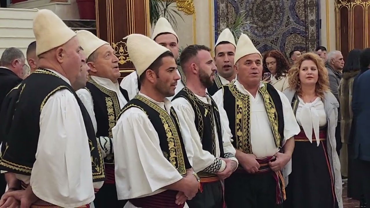 Zeri i Bilbilit O Qemal kur te perzun,kendon Daniel Muhaj.