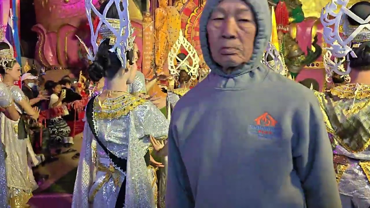 สาวน้อยลำเพลินโชว์ลำถวายที่วัดสระกำแพงใหญ่