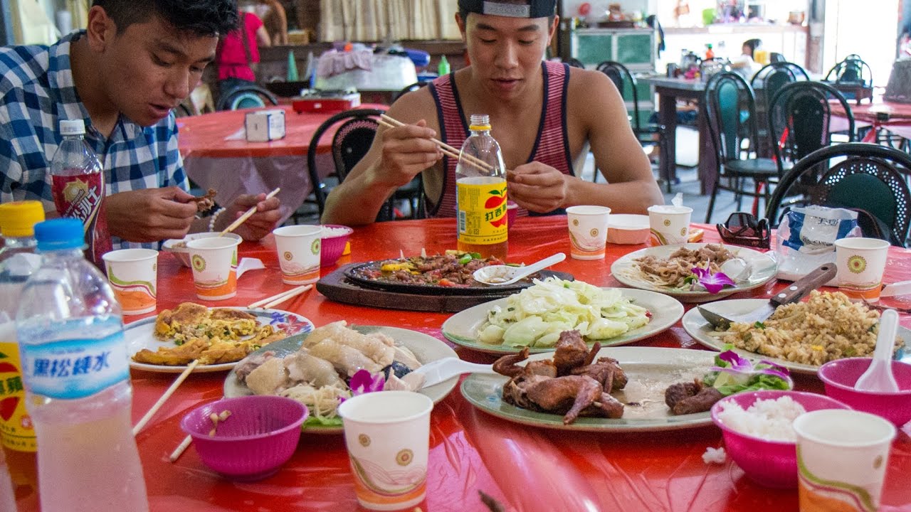 Beitou Hot Springs Tour and HUGE Countryside Taiwanese Chinese Food Feast! (Day 7)