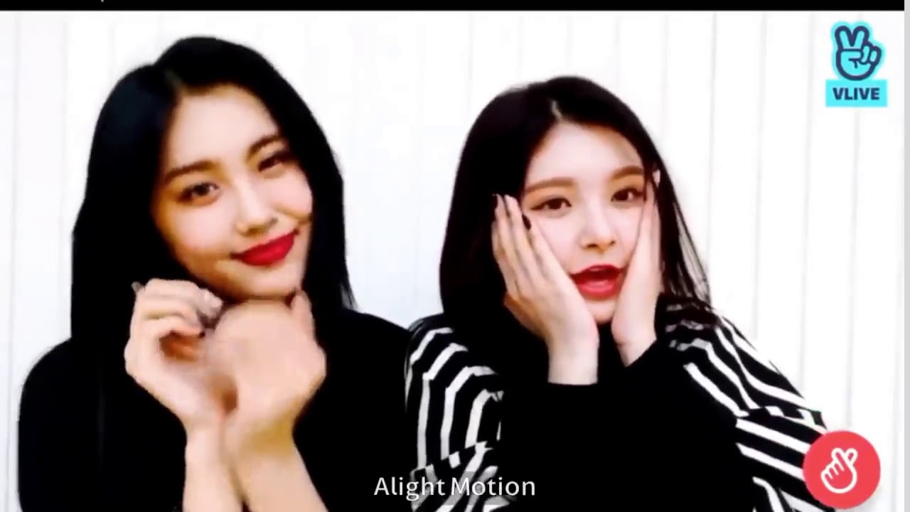 KPOP idols dancing/singing to Red Velvet 