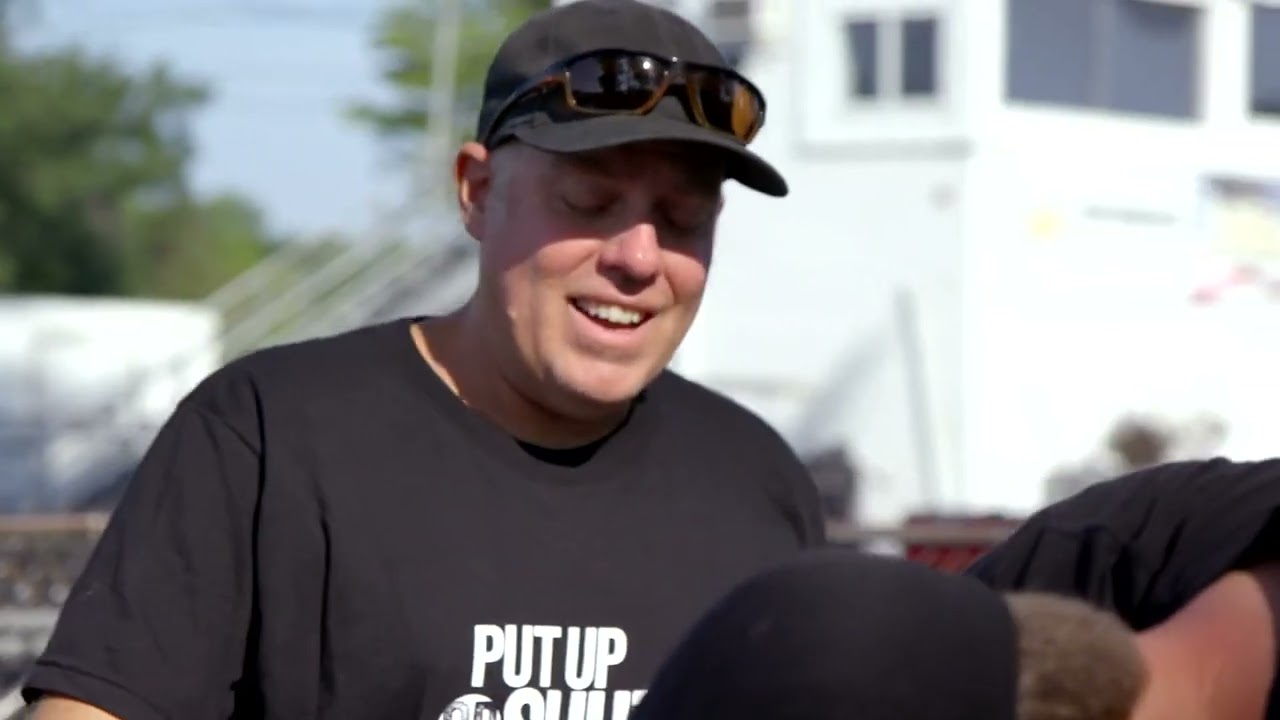 Roadkill S06E09 Hemi Gasser vs Hemi Super Bee