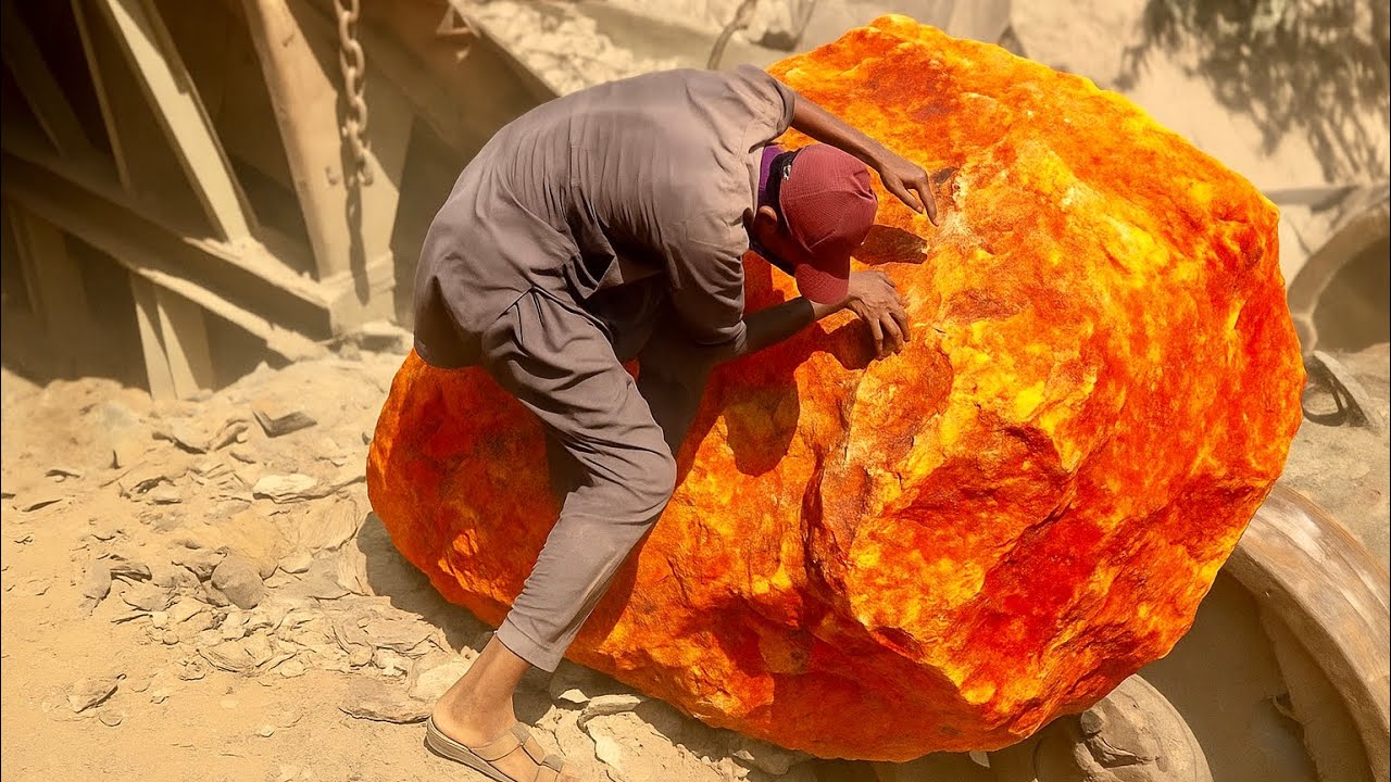 🩸BLOOD, Sweat & STONES:🤷‍♀️ HOW Rock Crusher Workers PUSH Through EVERYTHING!!! #dangerous ☠️👹☠️😱
