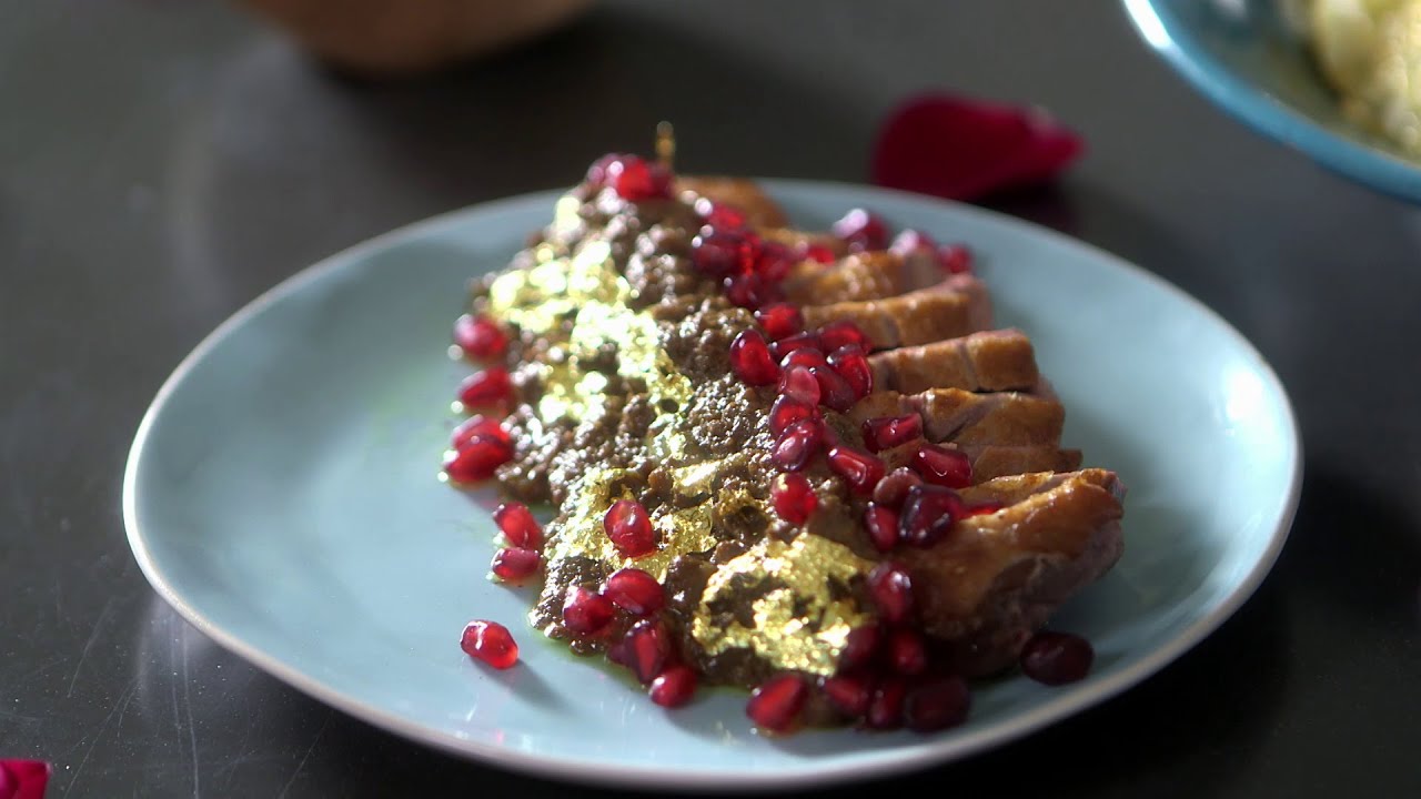 Ariana&rsquo;s Persian Kitchen -  Pomegranate & Walnut Stew / آشپزخانه ایرانی آریانا &ndash; خورش فسنجان