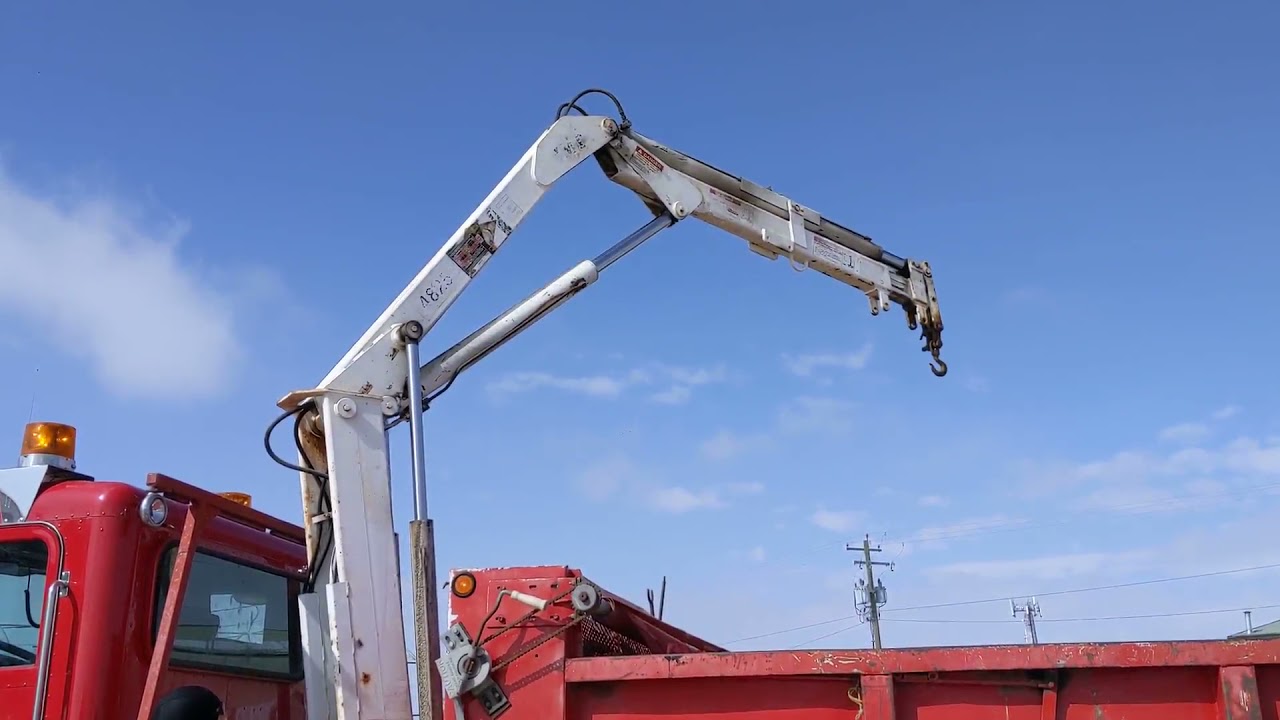 LOT 36 - PETERBILT (2012) PB337 4X2 MEDIUM DUTY CRANE & DUMP TRUCK