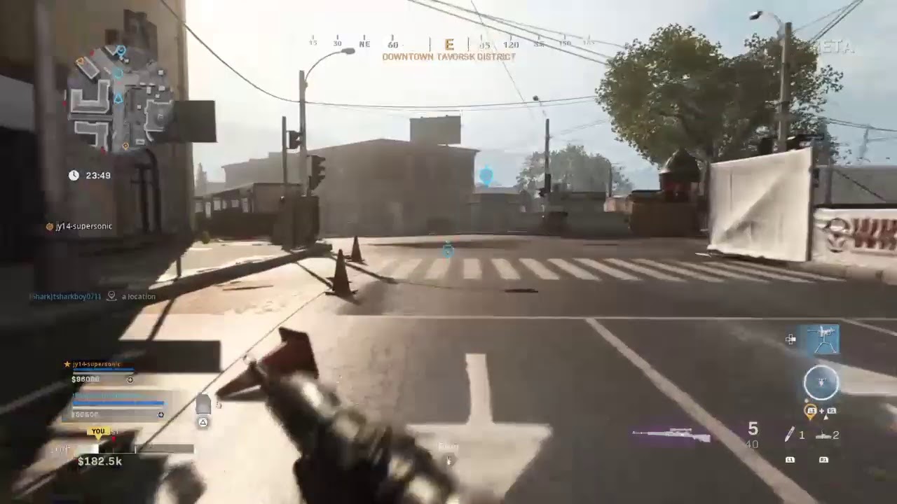 Playing first time playing warzone  (modern warfare warzone battle royal)