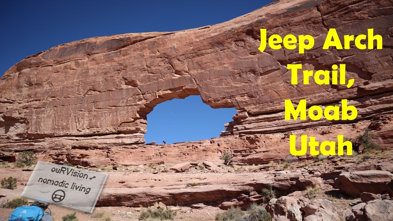 Best Hikes near Moab, UT//Jeep Arch Trail near Moab, Utah