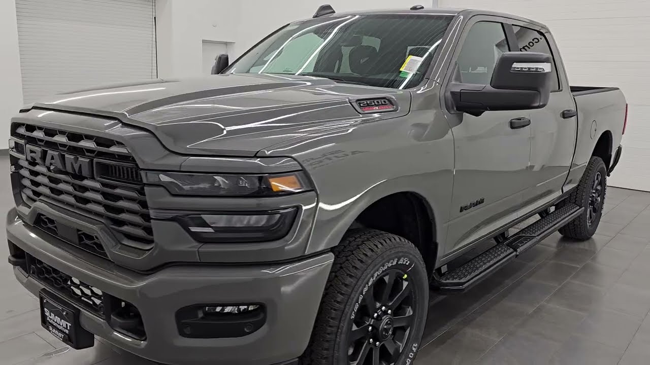 Абсолютно новый RAM 2500 Big Horn Level 2 Plus Hemi 2026 года выпуска, цвет керамический серый, в...
