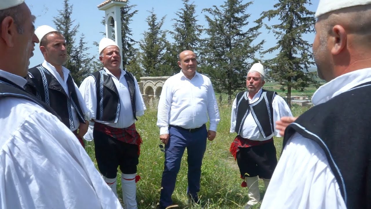 NË ARMEN NA VETE KËNGA  GJELOSH HODAJ  PETRIT NUREDINAJ Grupi i te rinjve Armen.Aud.Artur Dhamo