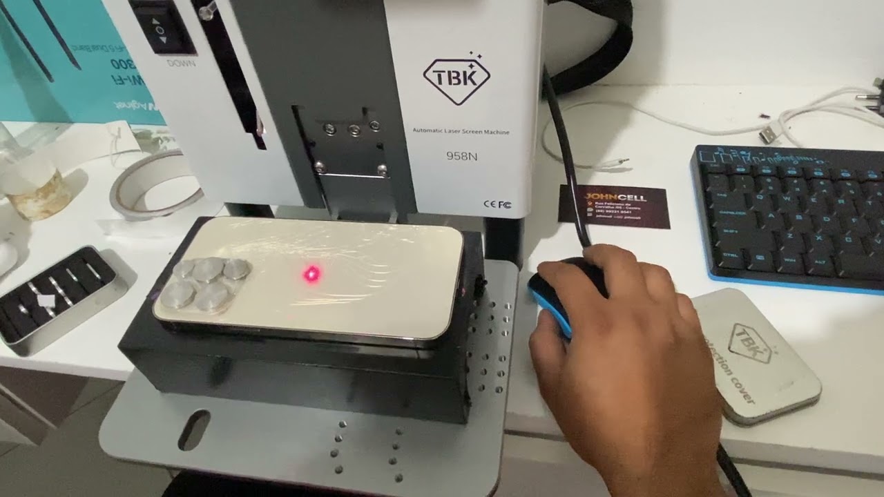 Retirando o vidro iPhone 14 Pro Max no laser máquina TBK 958N