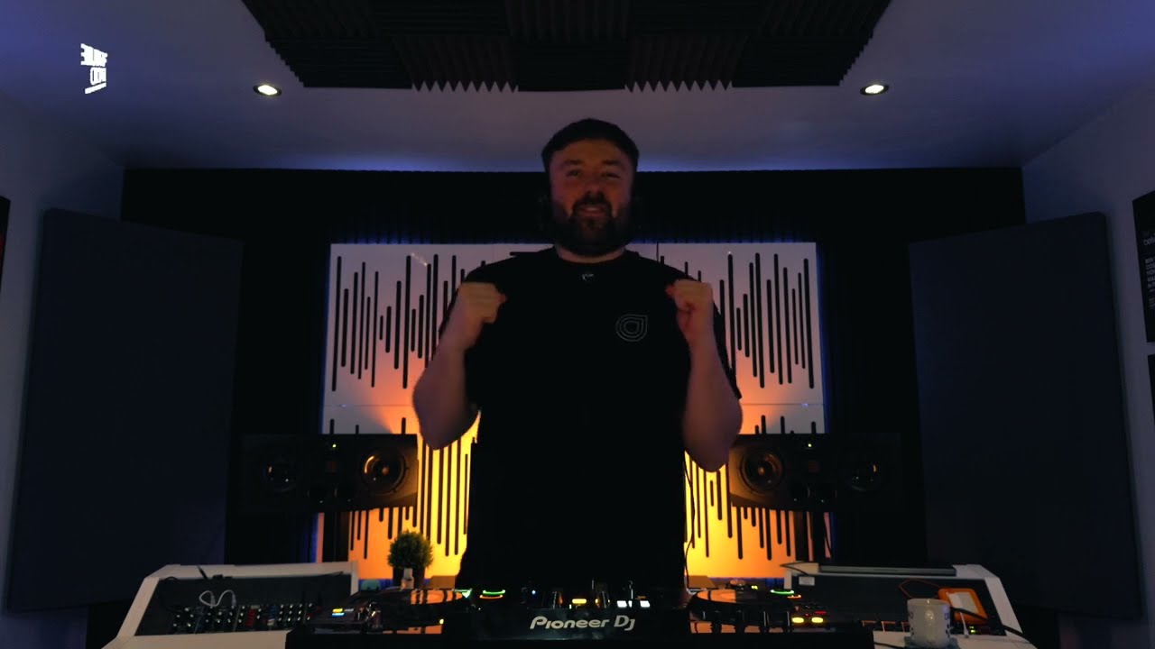 Feature Radio 067 with Michael Fearon