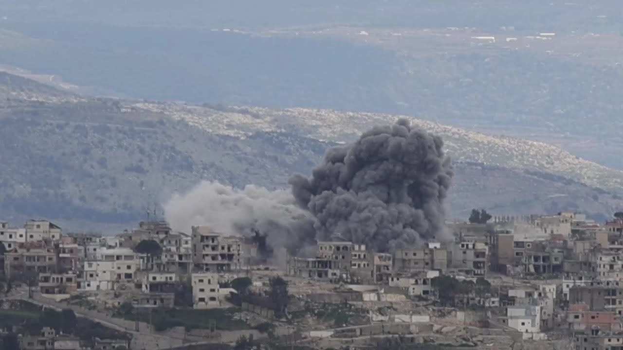 Una decena de muertos en nuevos ataques israelíes en Líbano, donde se intensifica la ofensiva | AFP