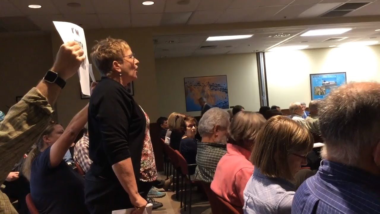 Unruly crowd disrupts ACHD meeting in Garden City