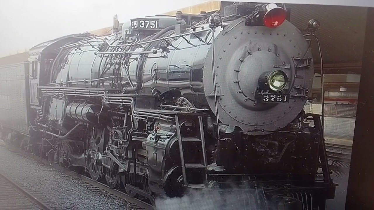 ATSF 3751 blows it's Hancock long bell 3 chime 