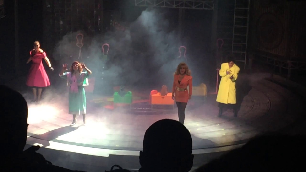 Mentiras El Musical - Castillos/Cuando baja la marea. Despedida de Crisanta PARTE 1