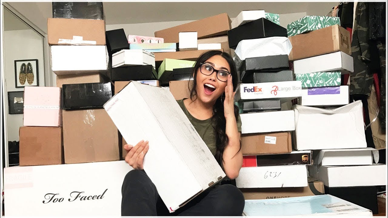 HUGE PR UNBOXING | SO MUCH NEW MAKEUP | Roxette Arisa Vlogs