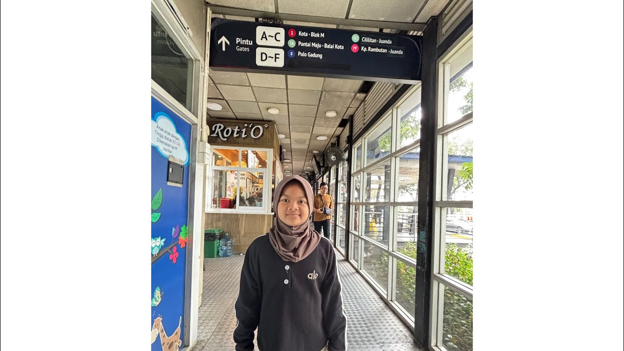 Jalan jalan naik busway Transjakarta #kelilingjakarta #busway #transjakarta #jakarta #fyp #happy 