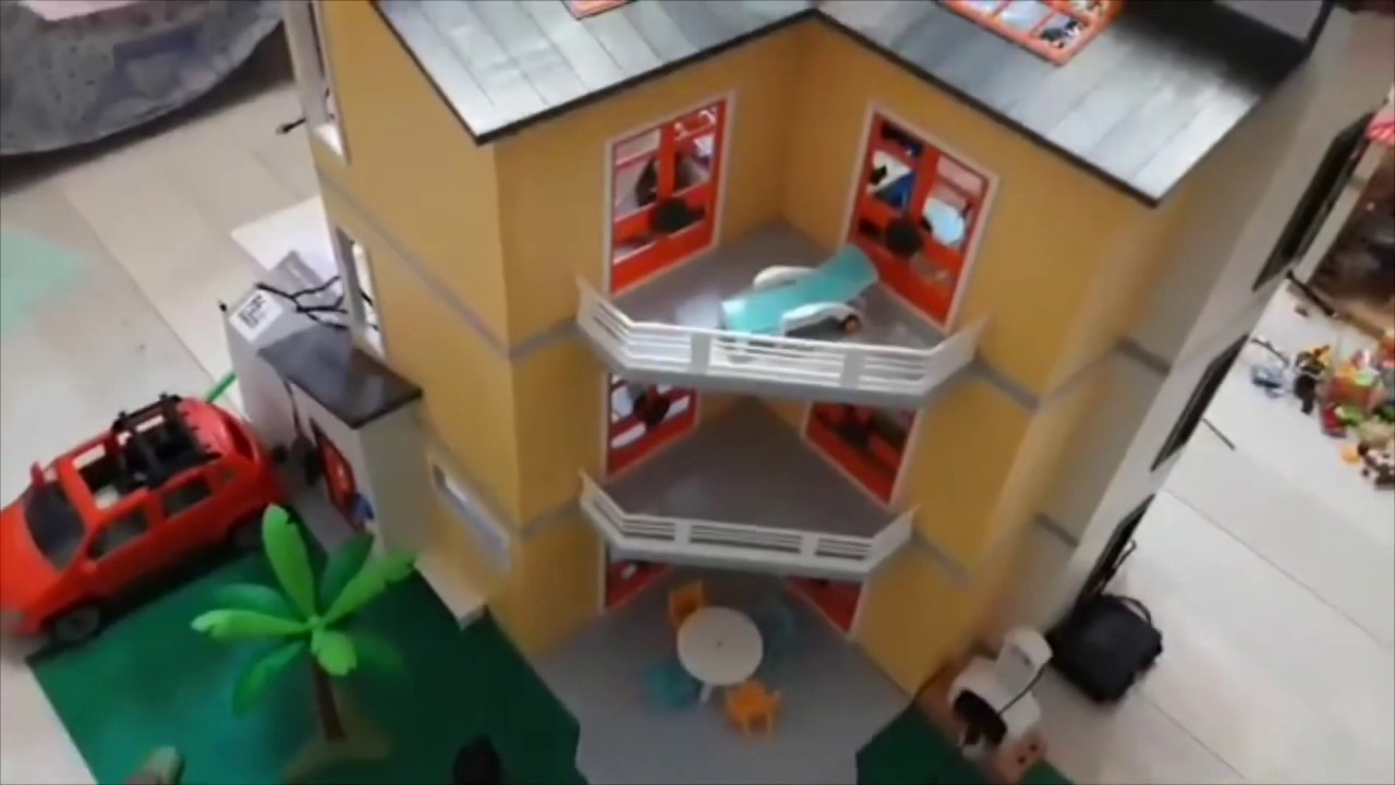 Playmobil en français le déménagement 🏡Famille Tichon