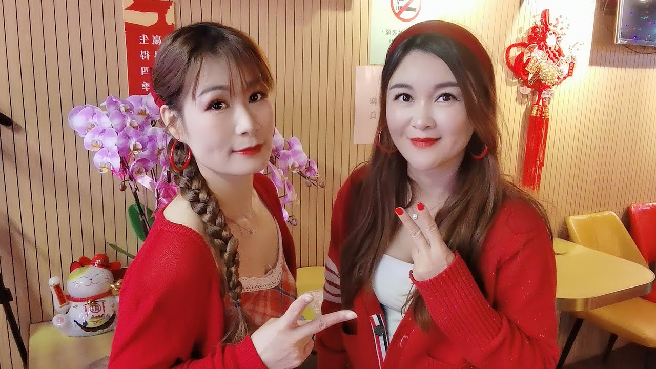 “小百合在油麻地食饭，欢迎大家来偶遇，今晚在油麻地唱歌，初八开年祝大家发发发”正在直播中！