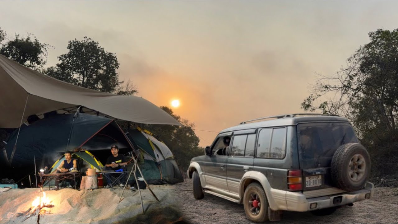 camping with my frinds so happy.