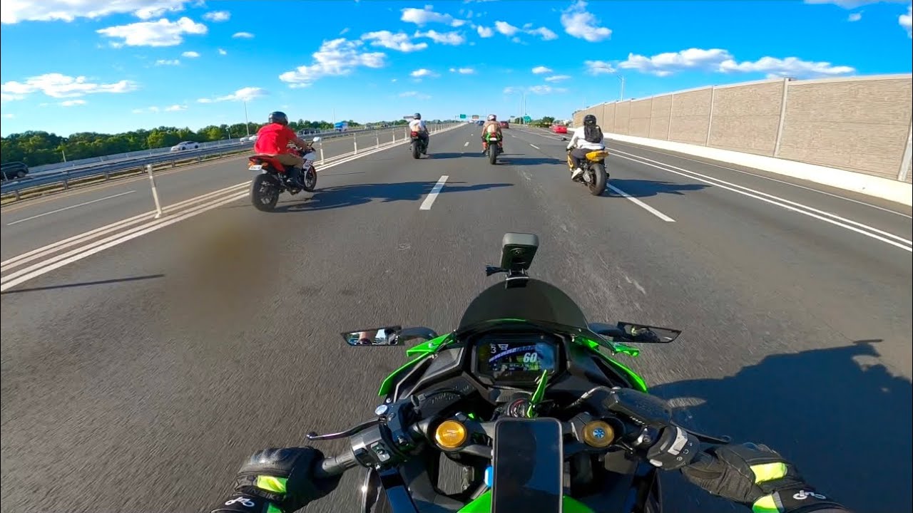 Tuned ZX4RR vs 1000CC Bikes too the Meet