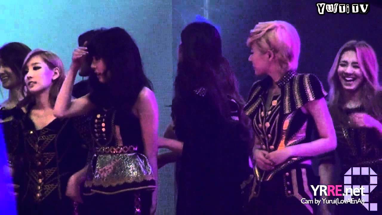 SNSD YulTi 율티 Fancam Moment #64 - Deep Love