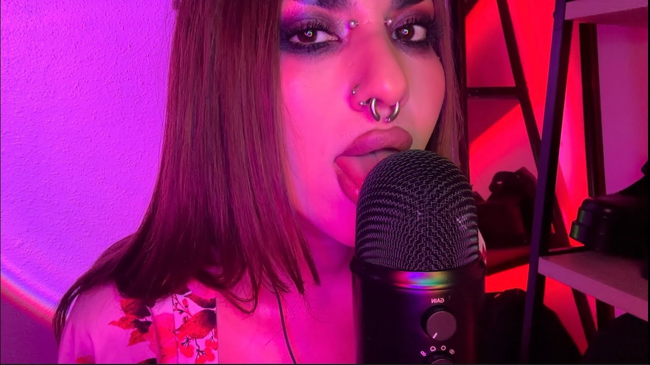 Mouth Sounds & Finger Flutter ASMR ✨ Super Tingly
