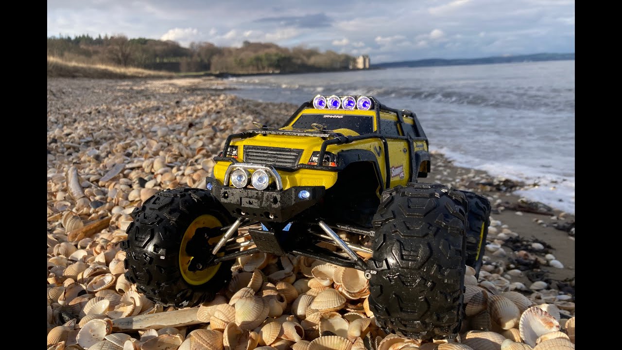 Traxxas Mini Summit Faces the Waves of the Sea on 3s Lipo!! Mini Rock Racer Rc Hill Climber