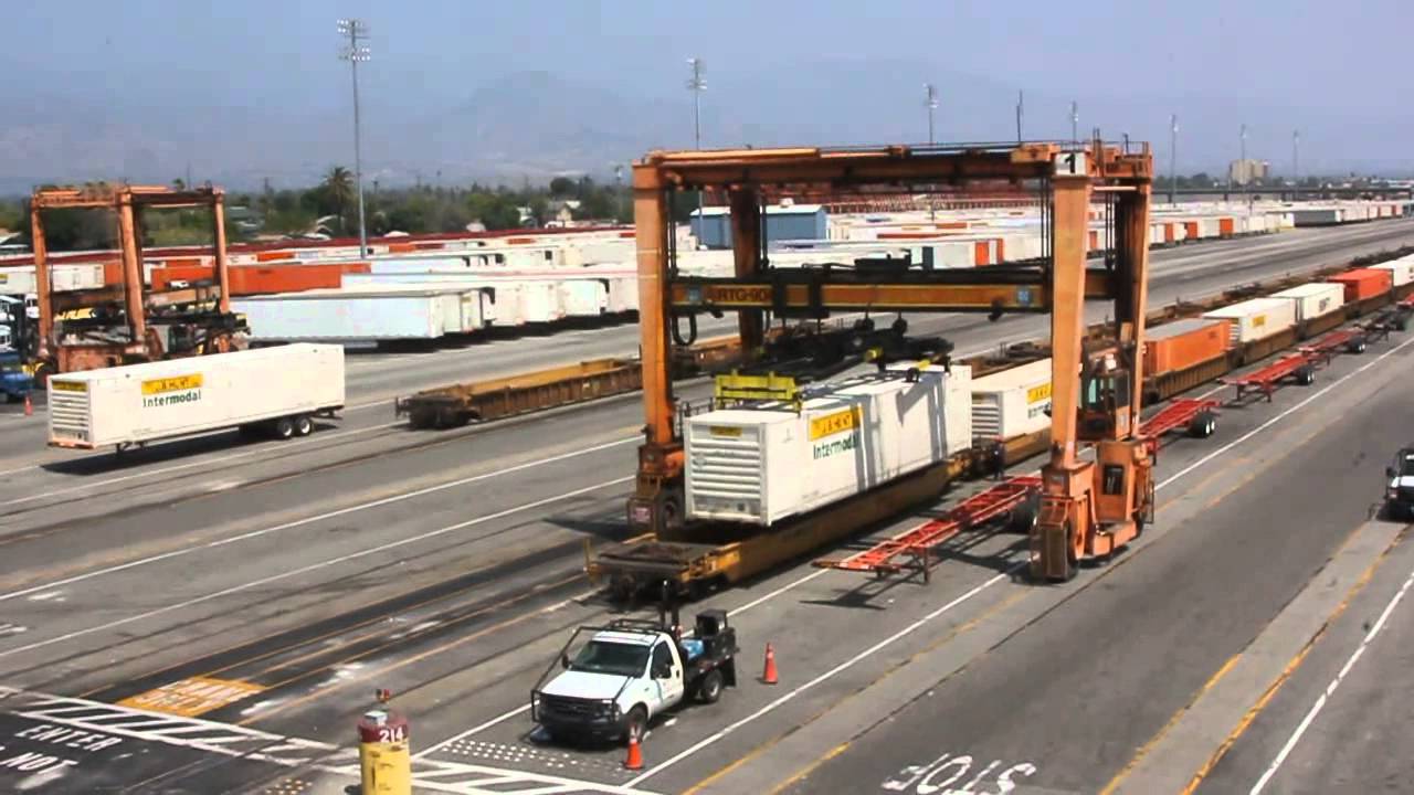 Intermodal crane