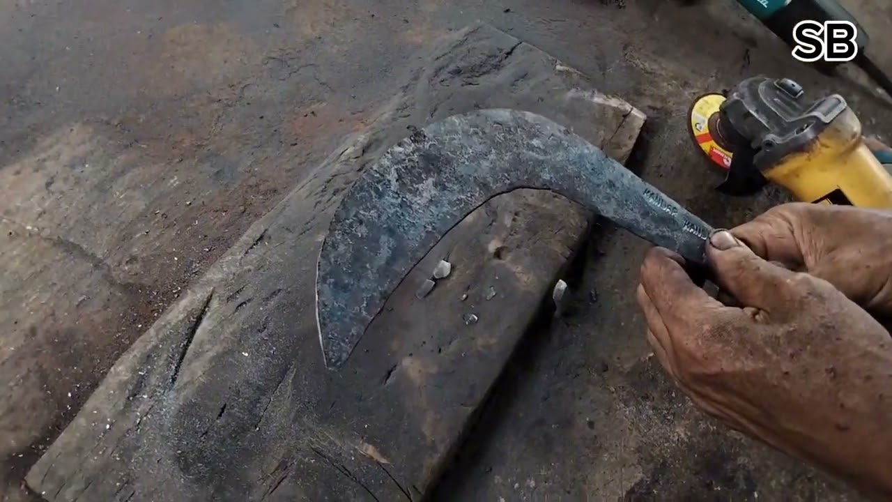 PROSES PEMBUATAN ARIT BAJA KIKIR | TAJAMNYA GAUSAH DI RAGUKAN LAGI | SARI BESI