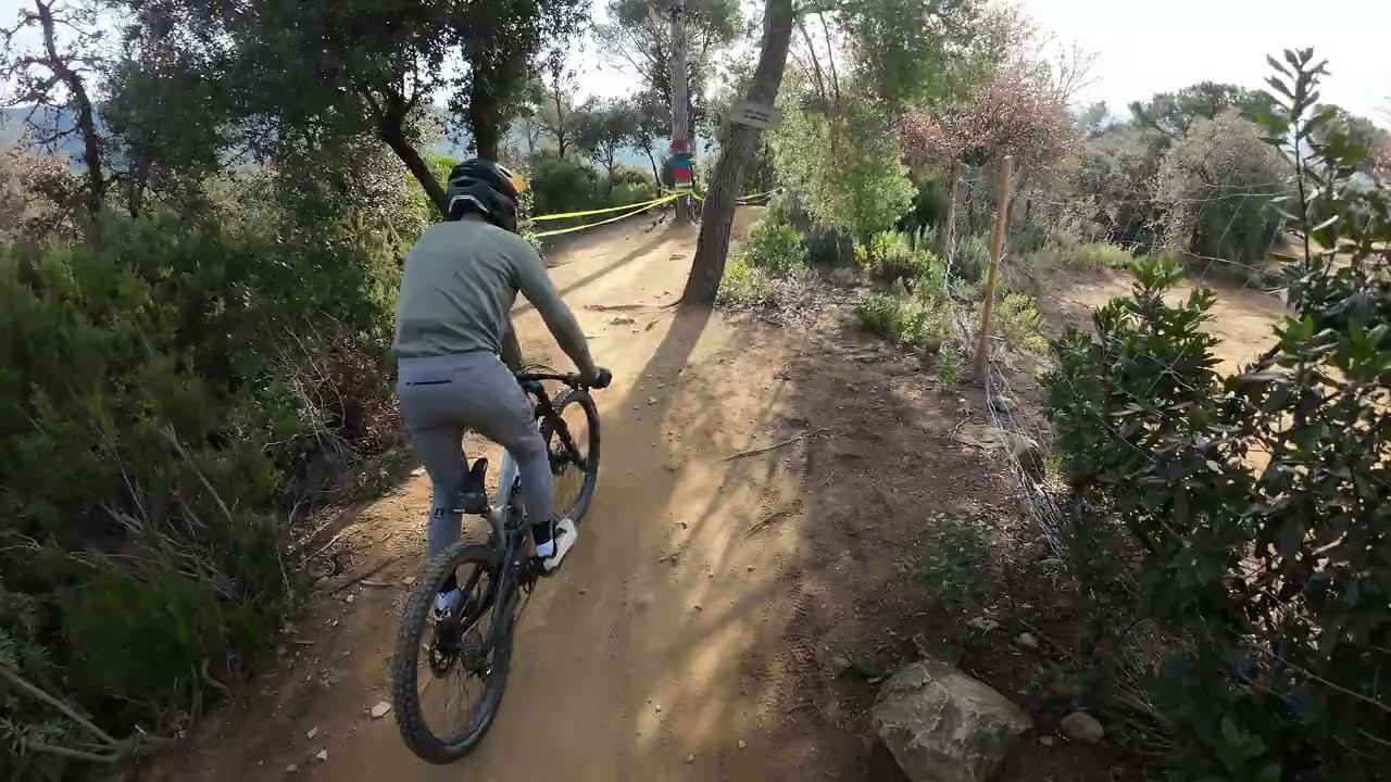 ⛰️🚴‍♂️🐗 𝐂𝐚𝐥𝐞𝐧𝐭𝐚𝐧𝐝𝐨 𝐥𝐨𝐬 𝐦𝐨𝐭𝐨𝐫𝐞𝐬 𝐞𝐧 𝐥𝐚 𝐒𝐨𝐫𝐫𝐞𝐫𝐚!