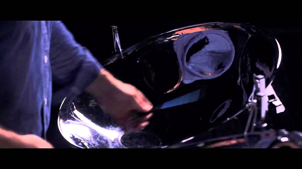 Az&uacute;car, performed by Josh Quillen