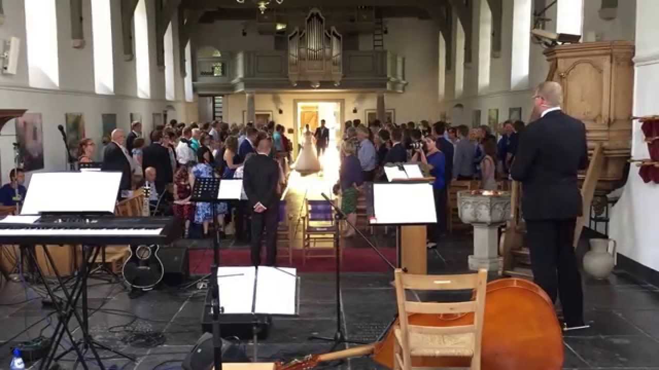 Entree vader en bruid, entrance of the bride