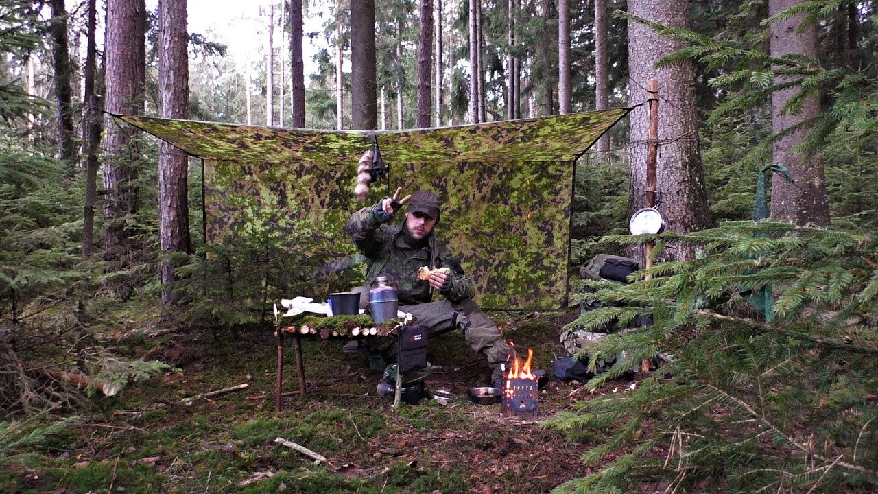 Bushcraft cooking und einfacher Tarpaufbau mit Tisch