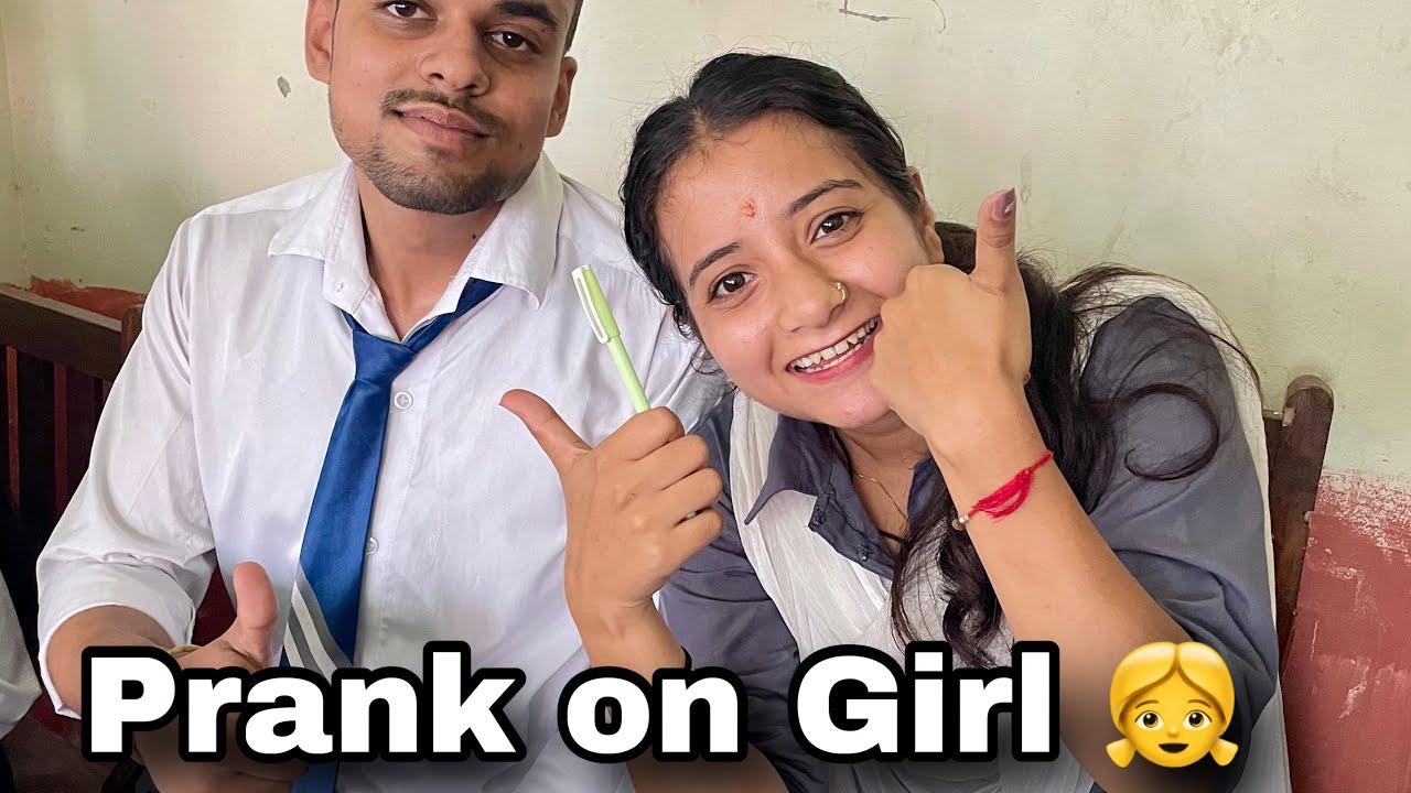 College Me Prank 🫣 On Girl 👧 
