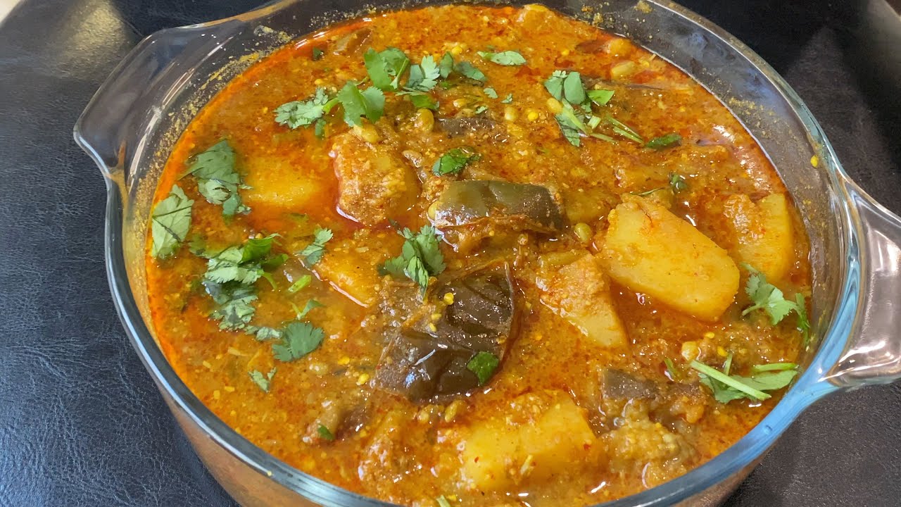 EGGPLANT POTATO CURRY | GUJARATI RINGAN BATAKA NU SHAAK | રીંગણાં બટેટાનું શાક Vegetarian Medley